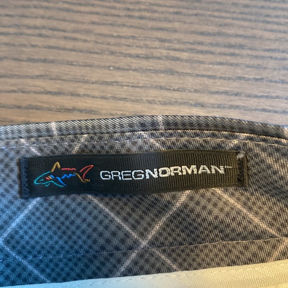 Mens Greg Norman Gray Striped golf shorts - size 34 waist - Picture 5 of 9